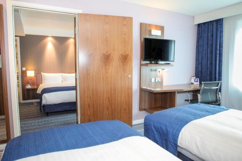 holiday inn express london heathrow t5 by ihg