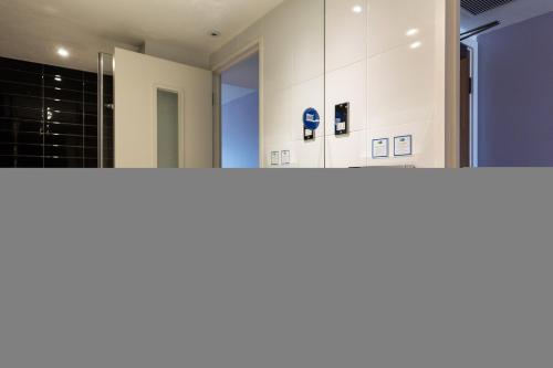 holiday inn express london heathrow t5 by ihg