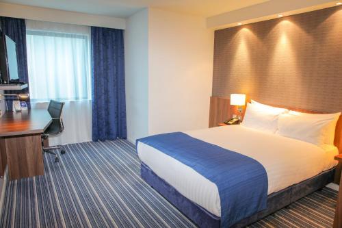 holiday inn express london heathrow t5 by ihg