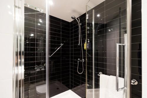 holiday inn express london heathrow t5 by ihg