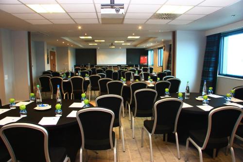 holiday inn express london heathrow t5 by ihg