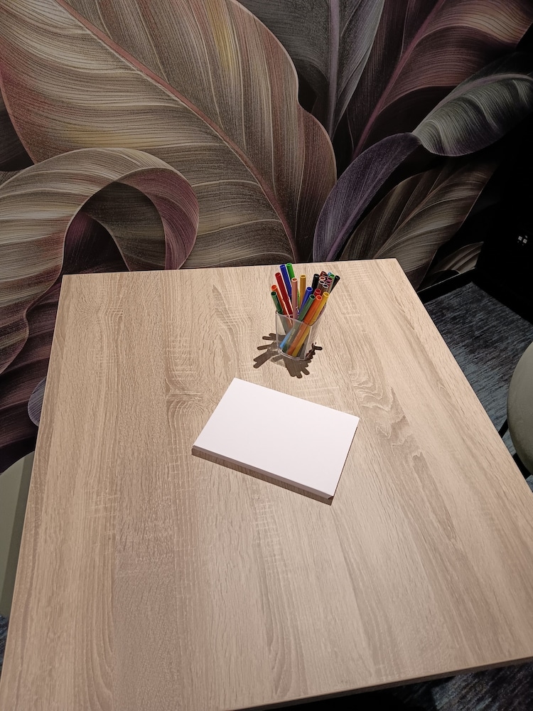 ibis styles miramas provence