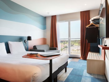 ibis styles miramas provence