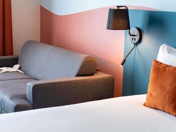 ibis styles miramas provence