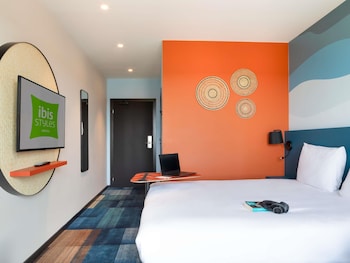 ibis styles miramas provence