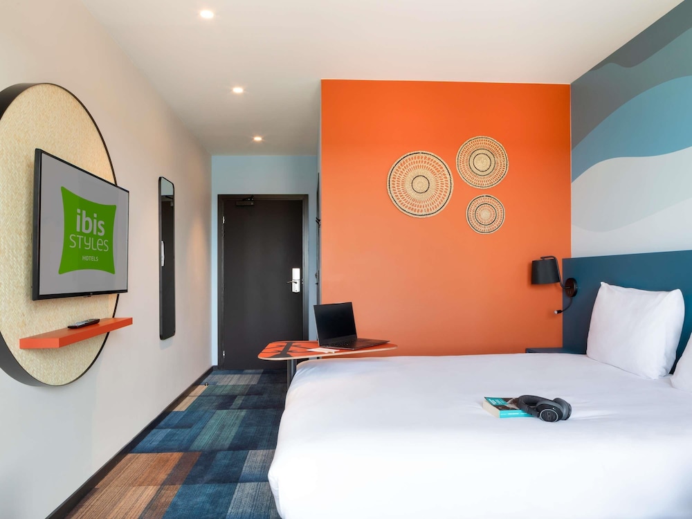 ibis styles miramas provence