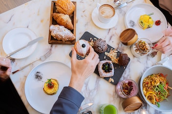 waldorf astoria doha west bay