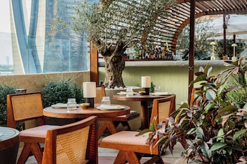 waldorf astoria doha west bay