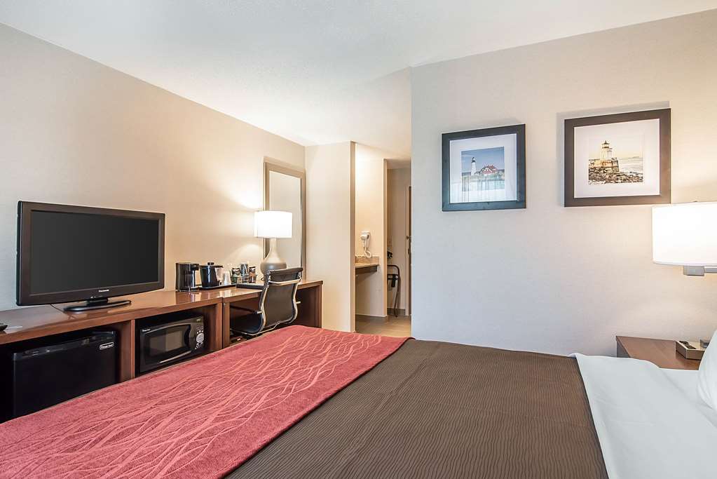 comfort inn airport