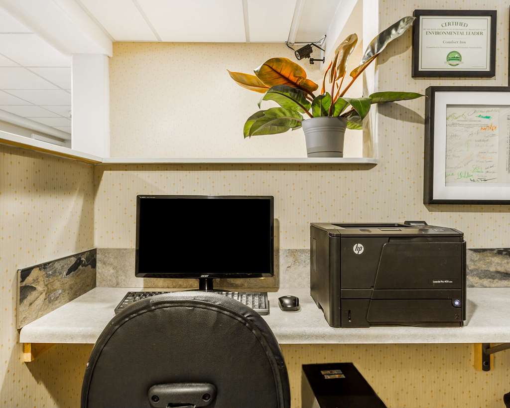 comfort inn airport
