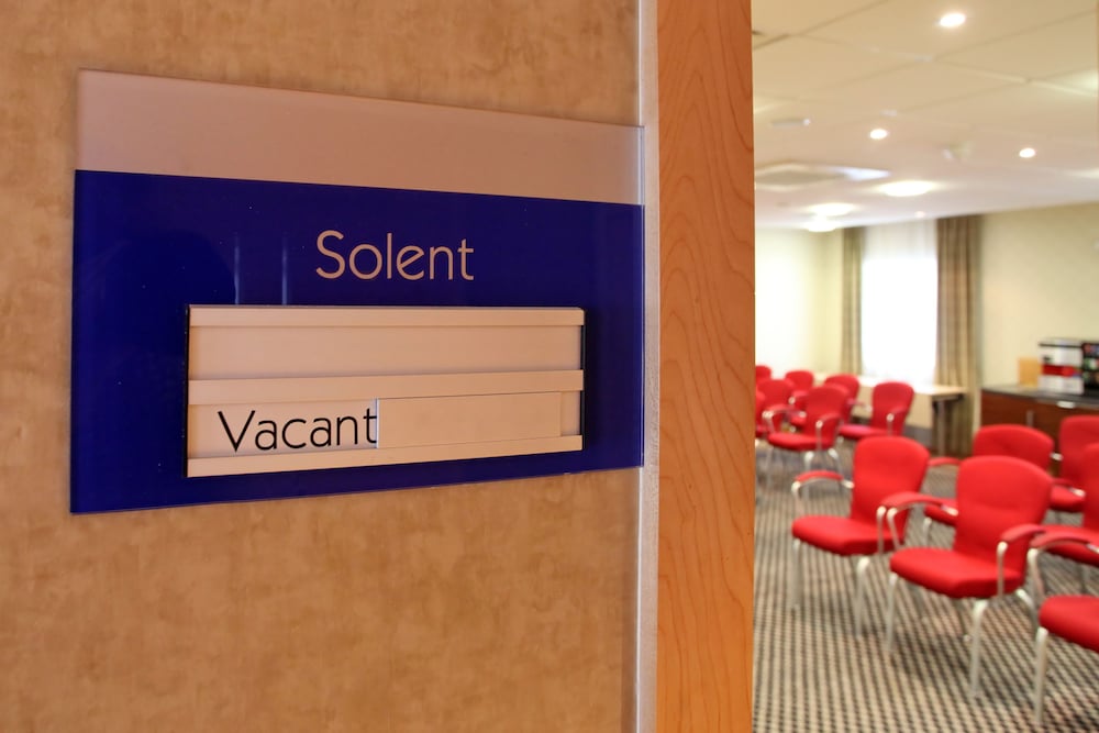 holiday inn express southampton m27 jct7 by ihg