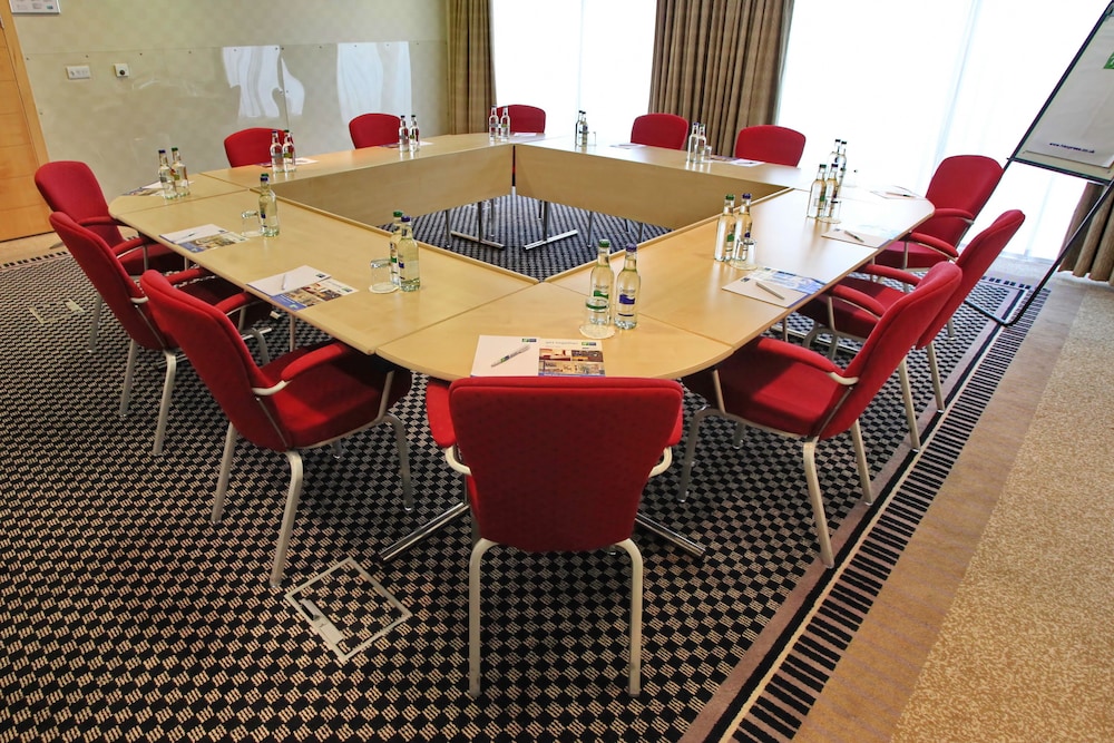 holiday inn express southampton m27 jct7 by ihg