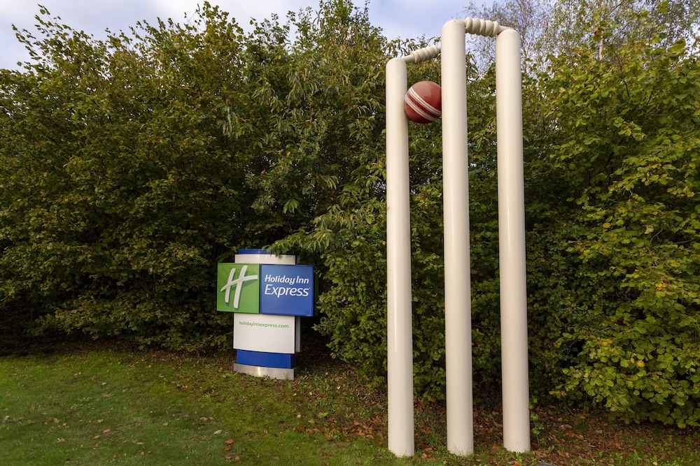 holiday inn express southampton m27 jct7 by ihg
