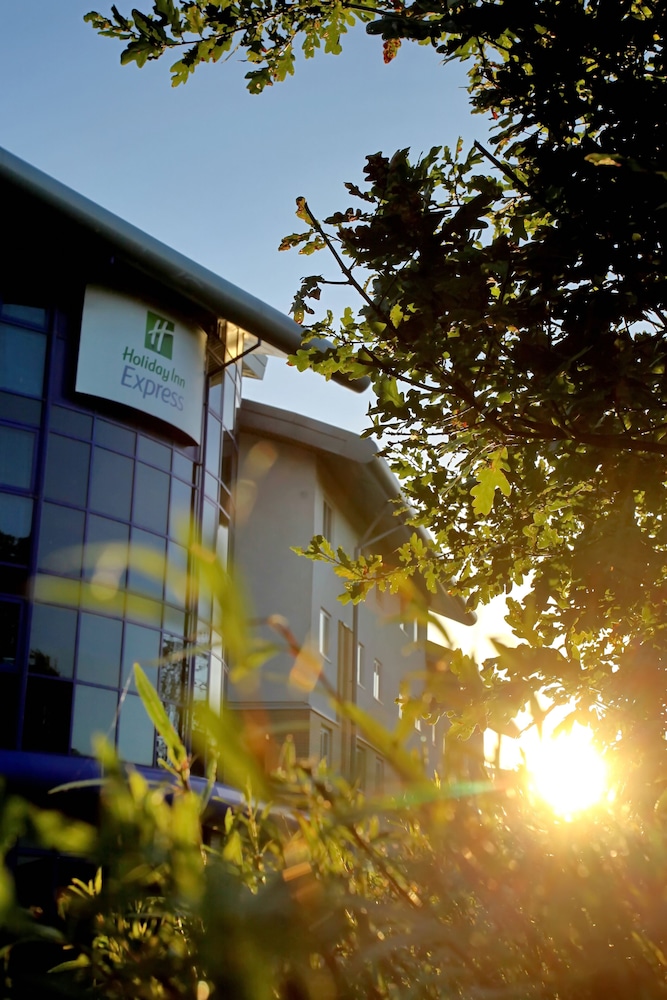 holiday inn express southampton m27 jct7 by ihg