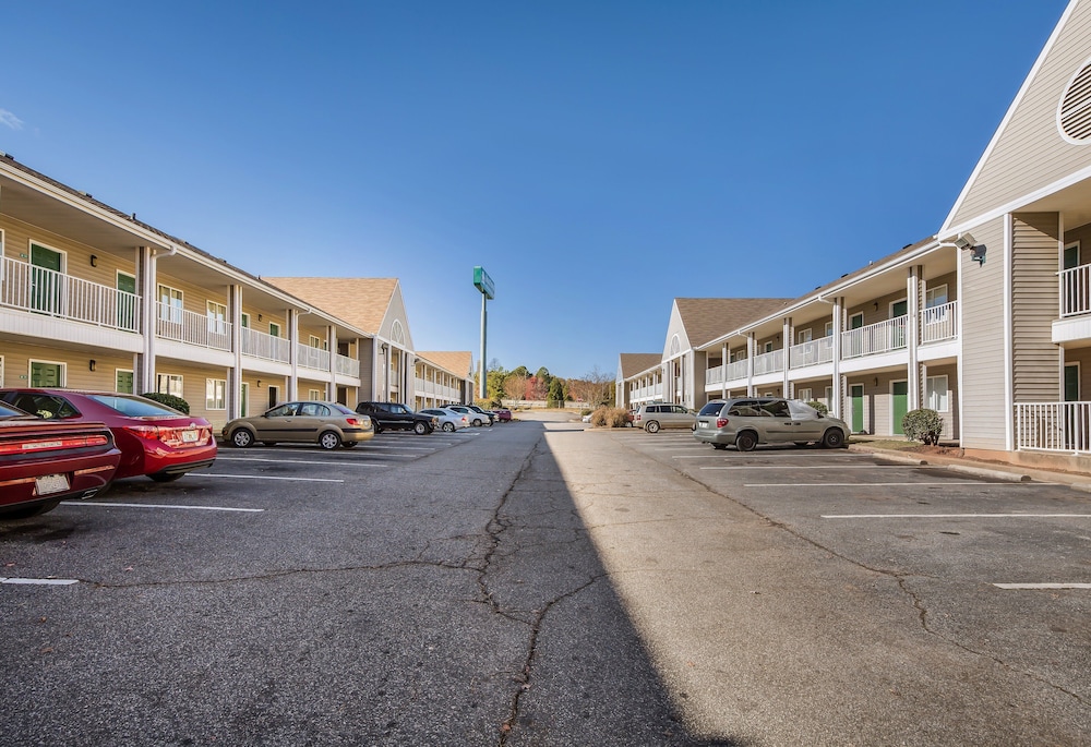 Hometowne Studios By Red Roof Spartanburg - Asheville Highway,Landrum>>Greenville - Spartanburg,2 star