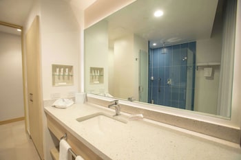 hampton by hilton quito la carolina park