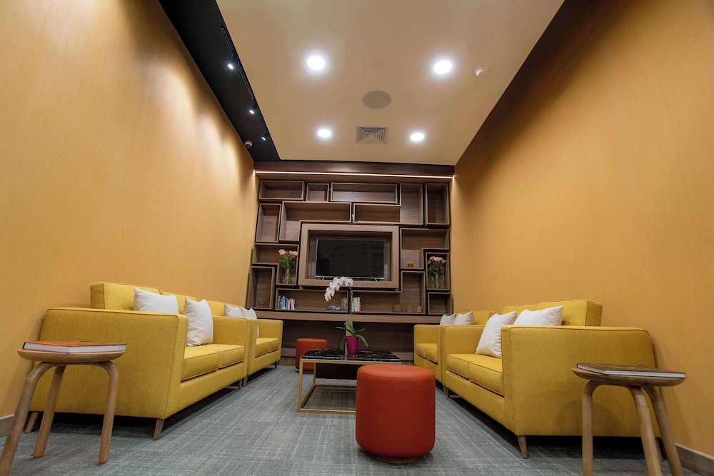 hampton by hilton quito la carolina park