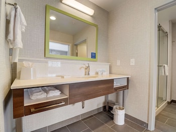 hampton inn and suites williamstown ark encounter