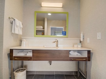 hampton inn and suites williamstown ark encounter