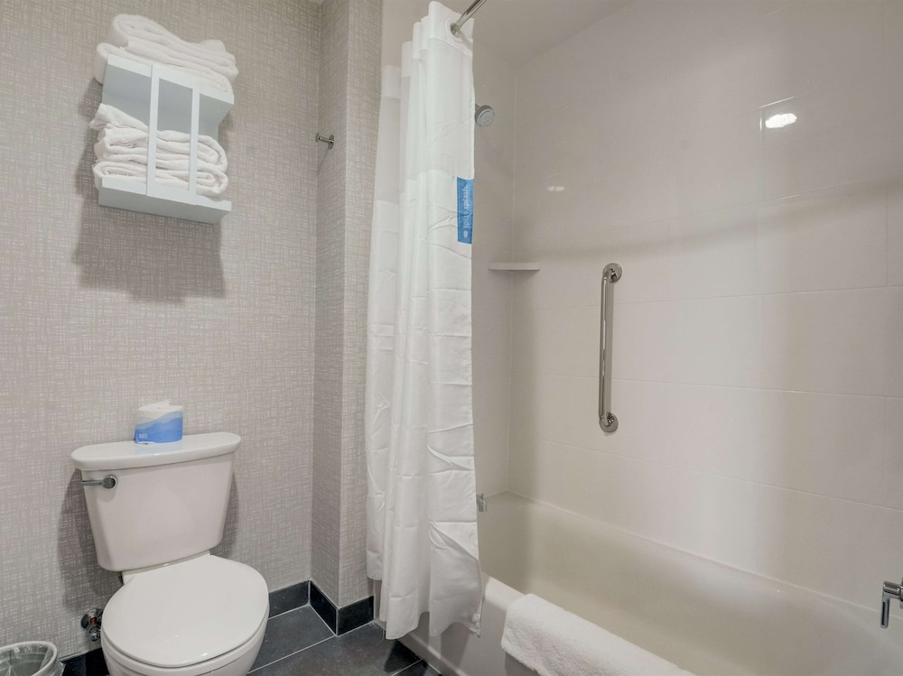 hampton inn and suites williamstown ark encounter