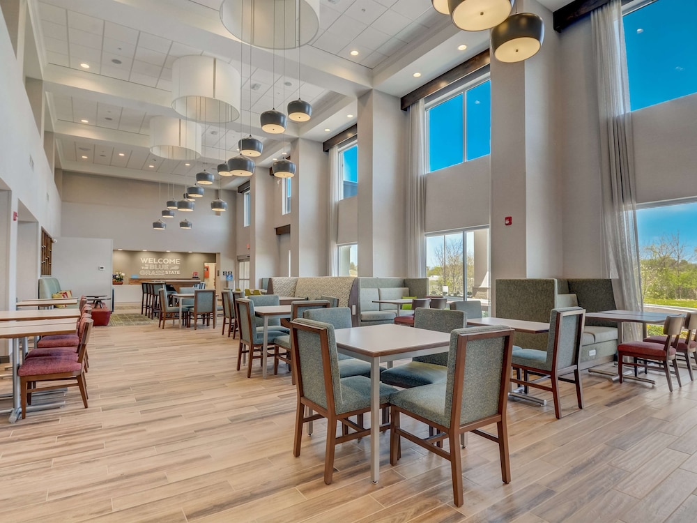 hampton inn and suites williamstown ark encounter