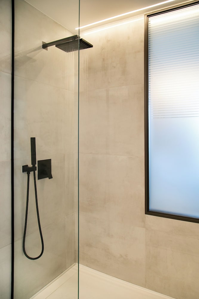 mercure larnaca beach resort