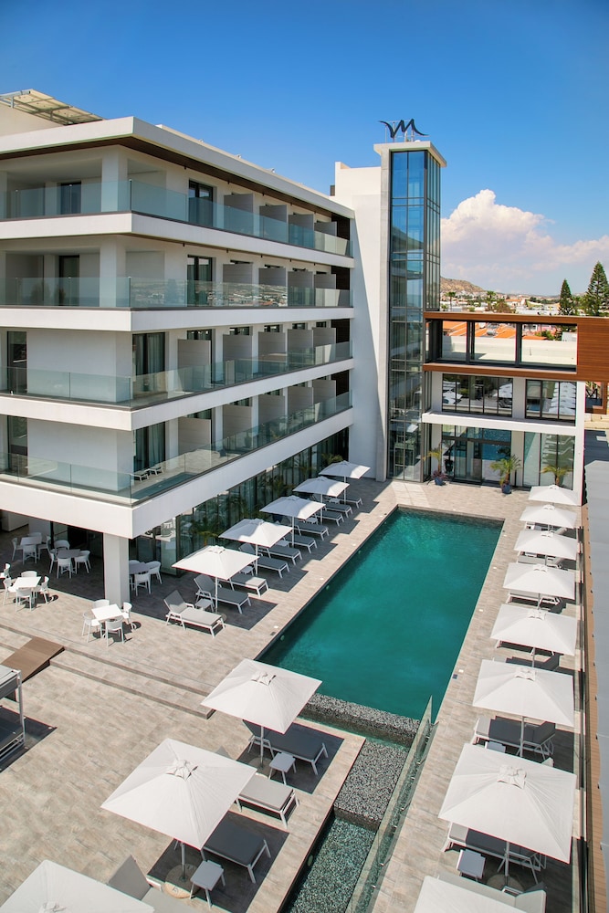 mercure larnaca beach resort