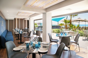 mercure larnaca beach resort