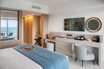 mercure larnaca beach resort