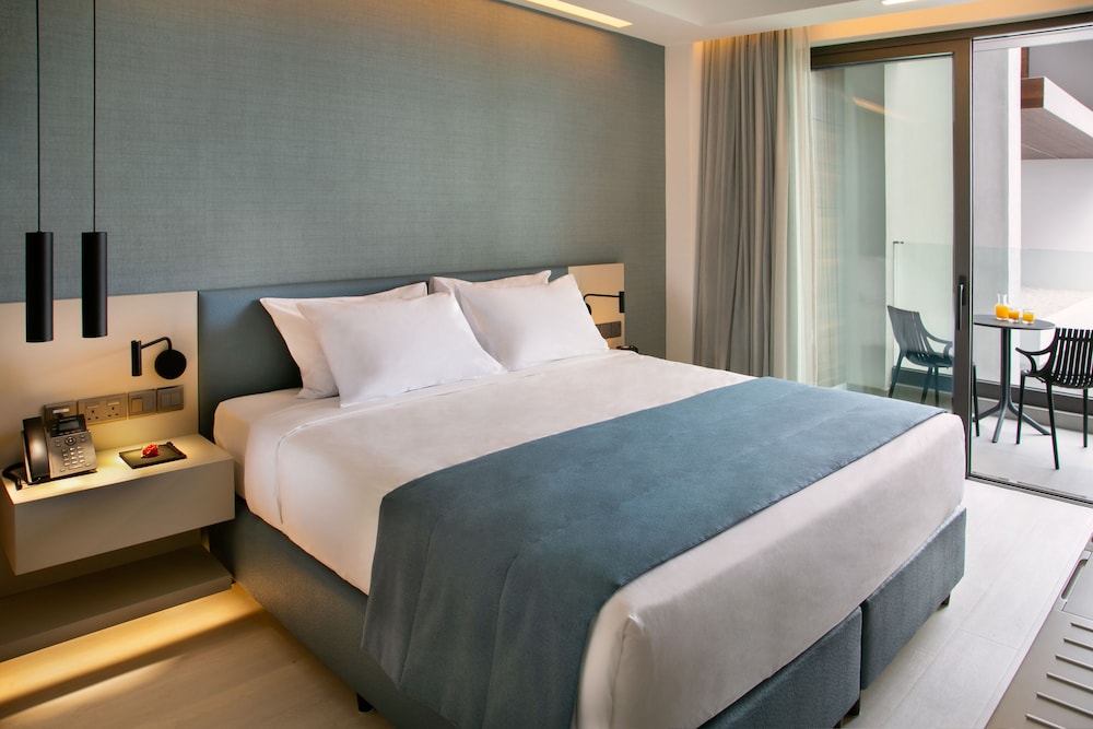 mercure larnaca beach resort