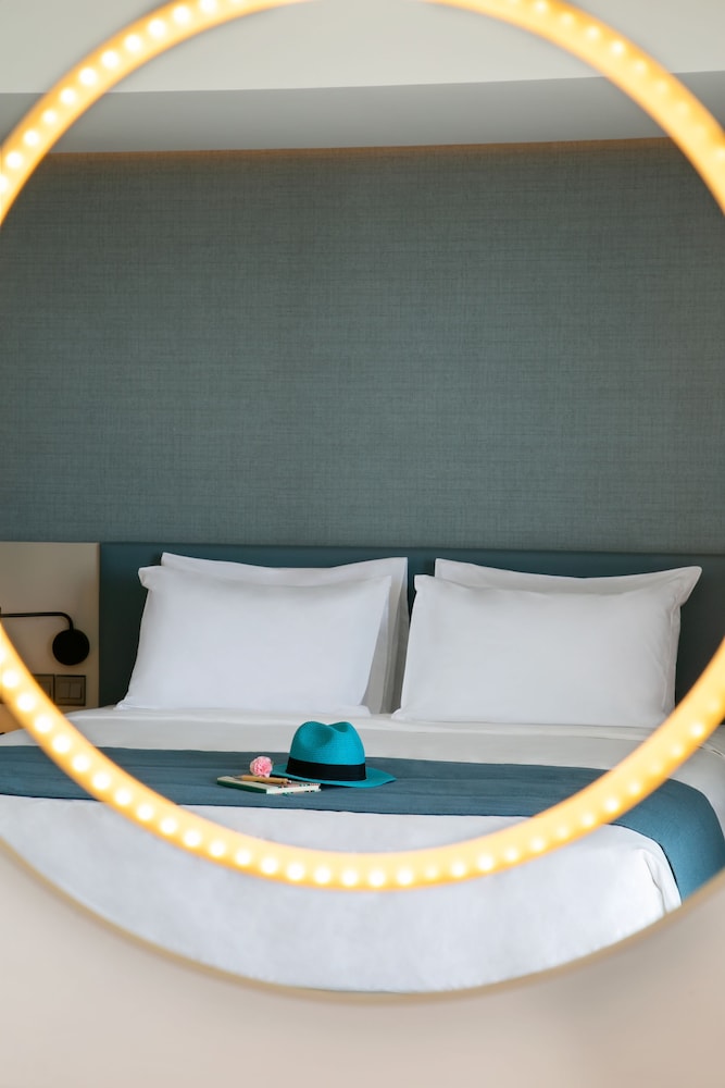 mercure larnaca beach resort