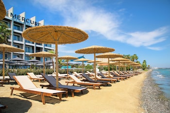 mercure larnaca beach resort