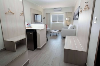 super 8 by wyndham manzanillo