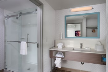 hampton inn and suites manistee waterfront