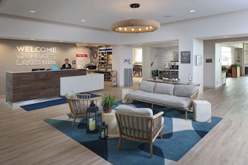 hampton inn and suites manistee waterfront