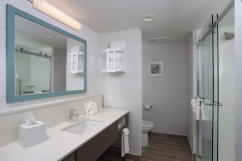 hampton inn and suites manistee waterfront