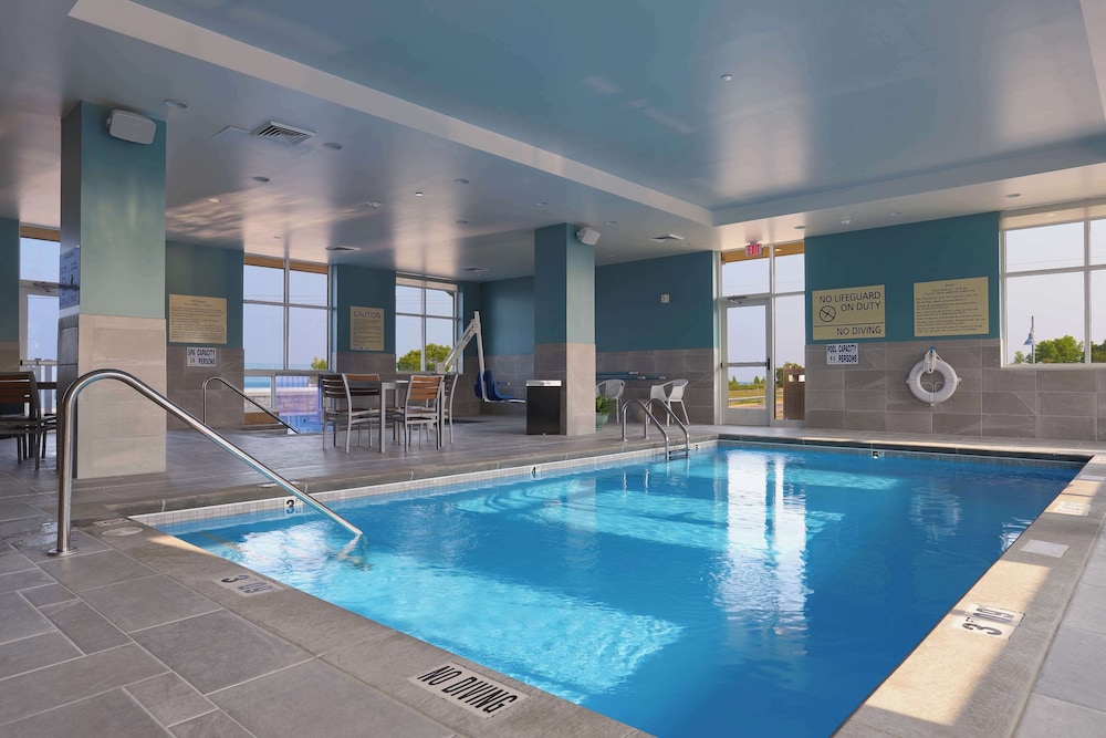 hampton inn and suites manistee waterfront