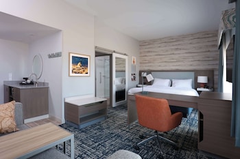 hampton inn and suites manistee waterfront
