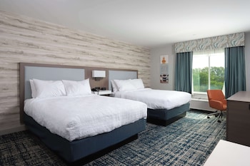 hampton inn and suites manistee waterfront
