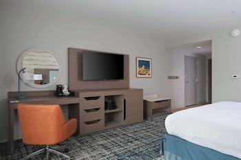 hampton inn and suites manistee waterfront