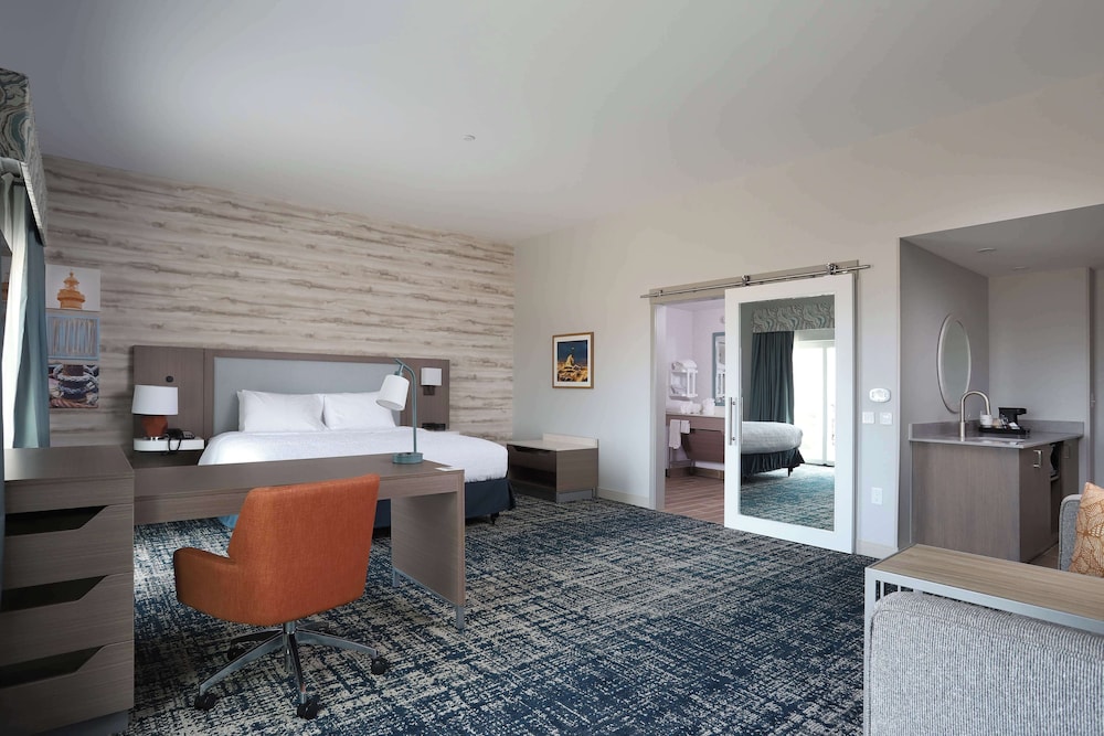 hampton inn and suites manistee waterfront