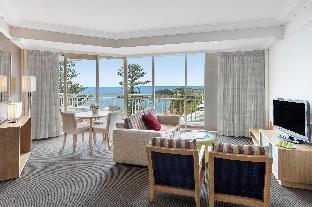 crowne plaza terrigal pacific by ihg