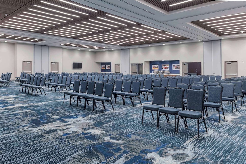 hampton inn and suites indianapolis west speedway