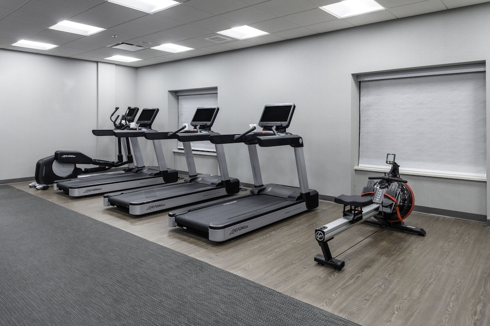 hampton inn and suites indianapolis west speedway