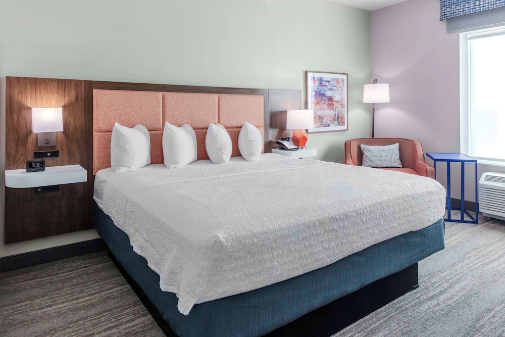 hampton inn and suites indianapolis west speedway