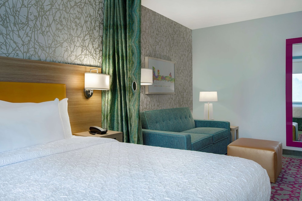 home2 suites by hilton grand rapids airport