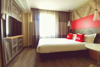 ibis tianjin railway station hotel