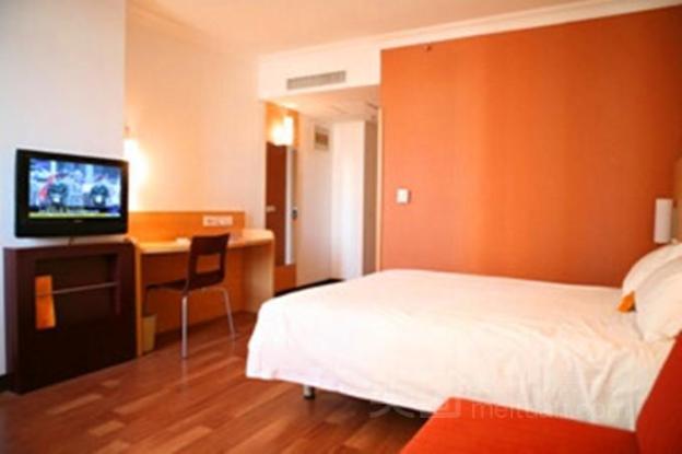 ibis tianjin railway station hotel