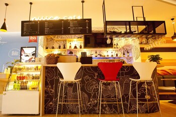 ibis tianjin railway station hotel