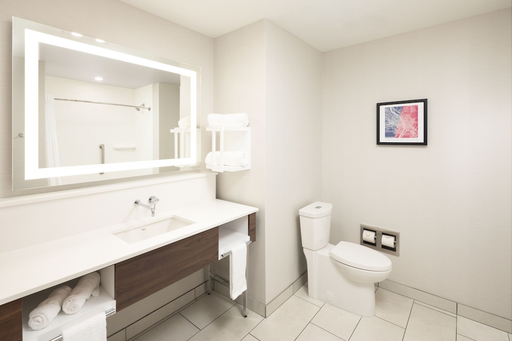 hampton inn and suites rochester downtown